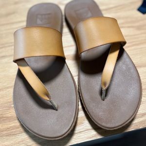 Reef women’s sandals